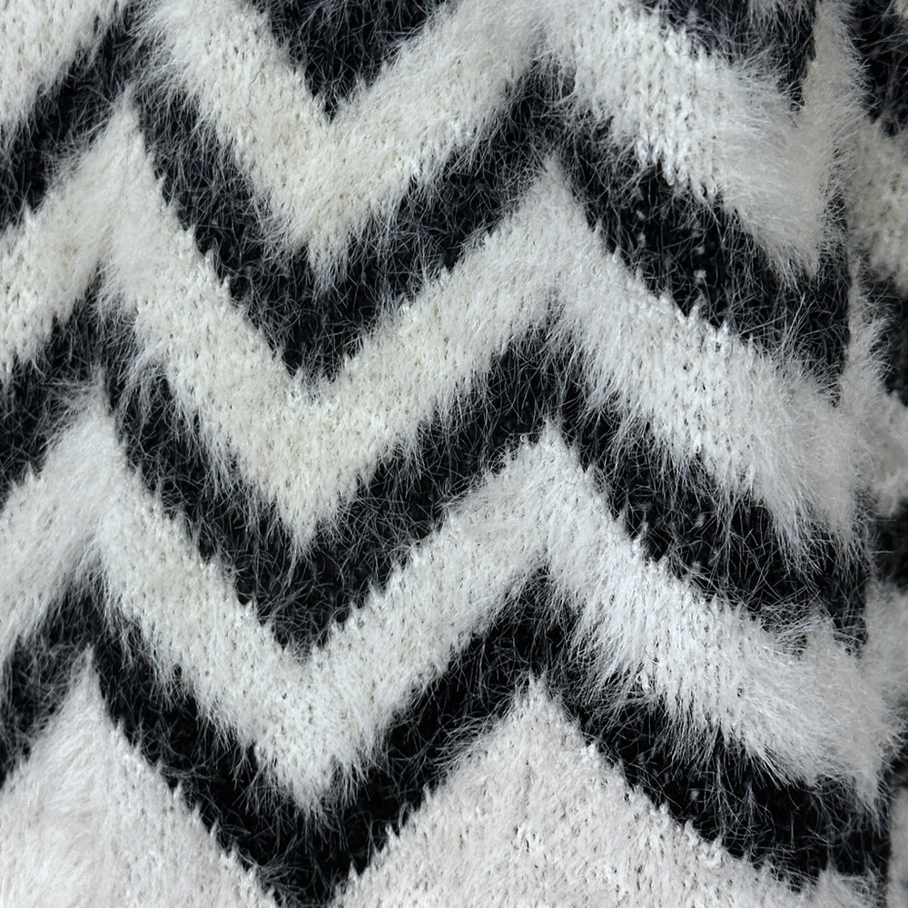 Sioni cream and black chevron extra long super soft ( angora feel ) cardigan, S - Picture 3 of 12